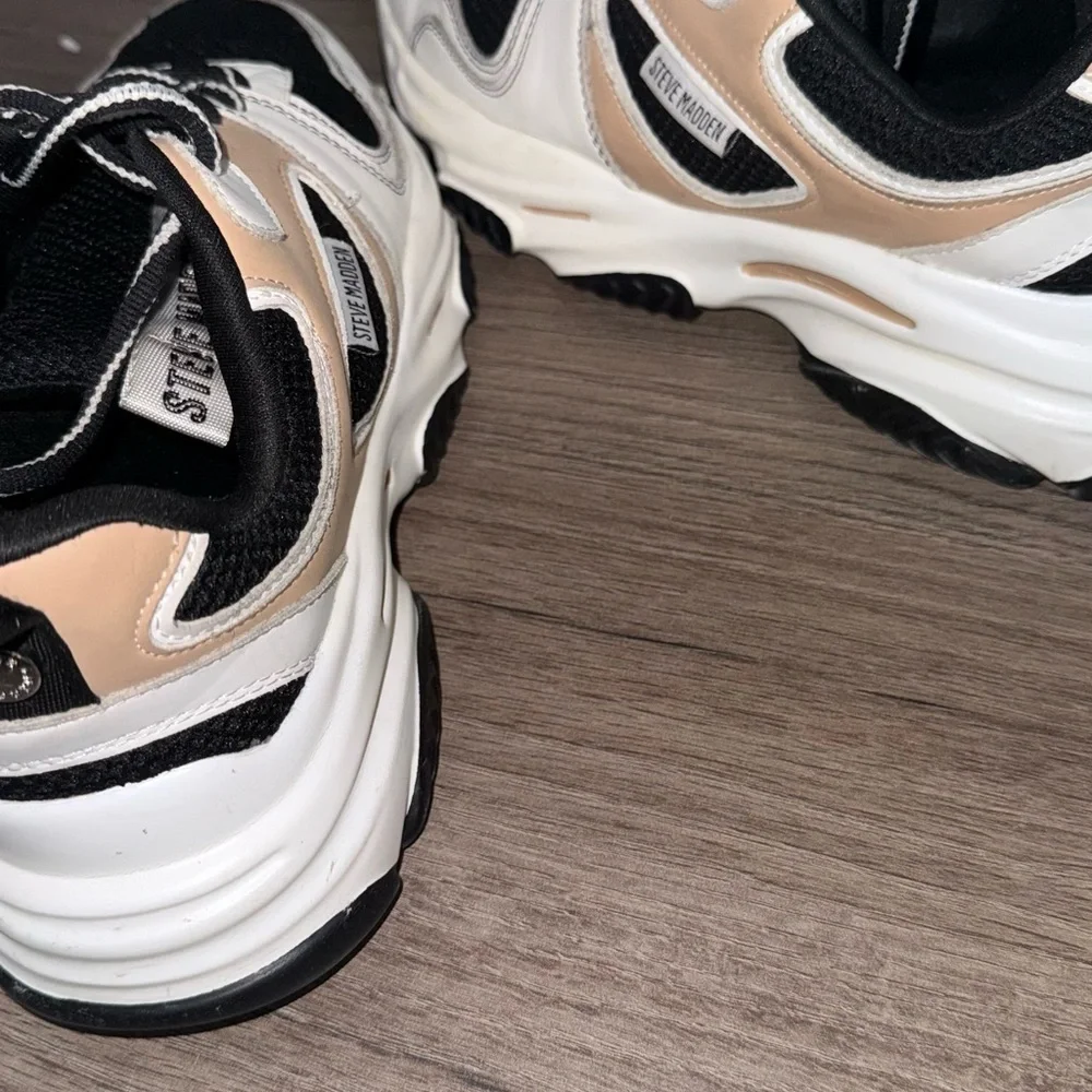 Steve Madden chic steve